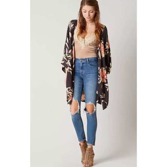 BILLABONG Floral Kimono Cardigan Womens Size S/M Boho Whimsy Fairy Cottagcore - Picture 1 of 8